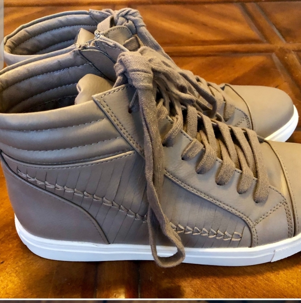 STEVE MADDEN ENRIQUE SZ 9 HIGHTOPS